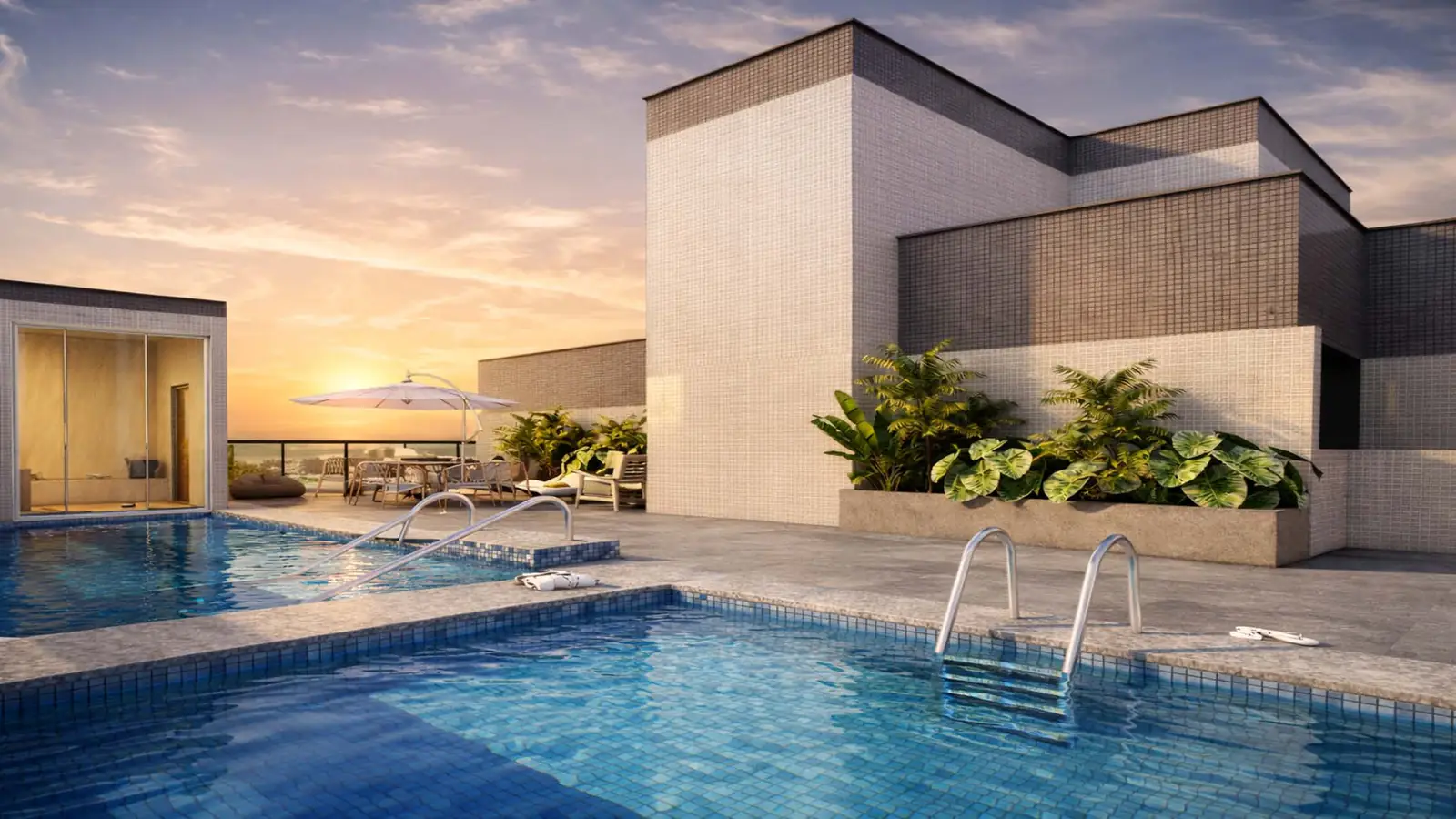 Piscina do rooftop ao pôr do sol
